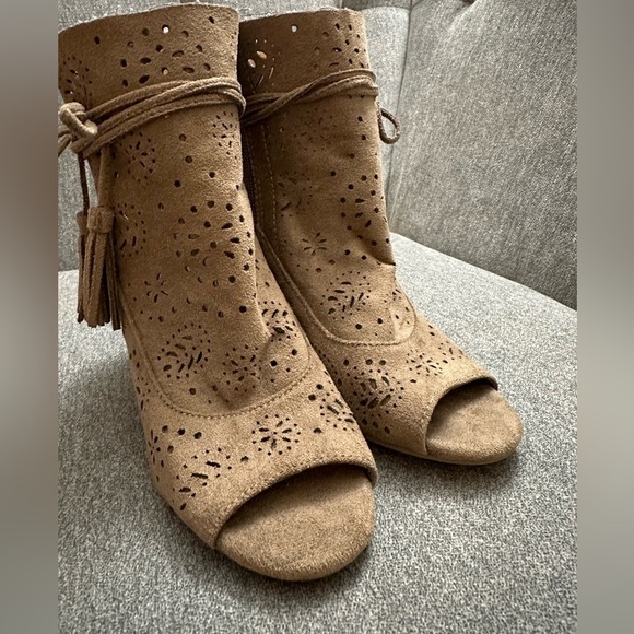 Jellypop Faux Leather Heeled Sandals Size 5.5 - Picture 2 of 7